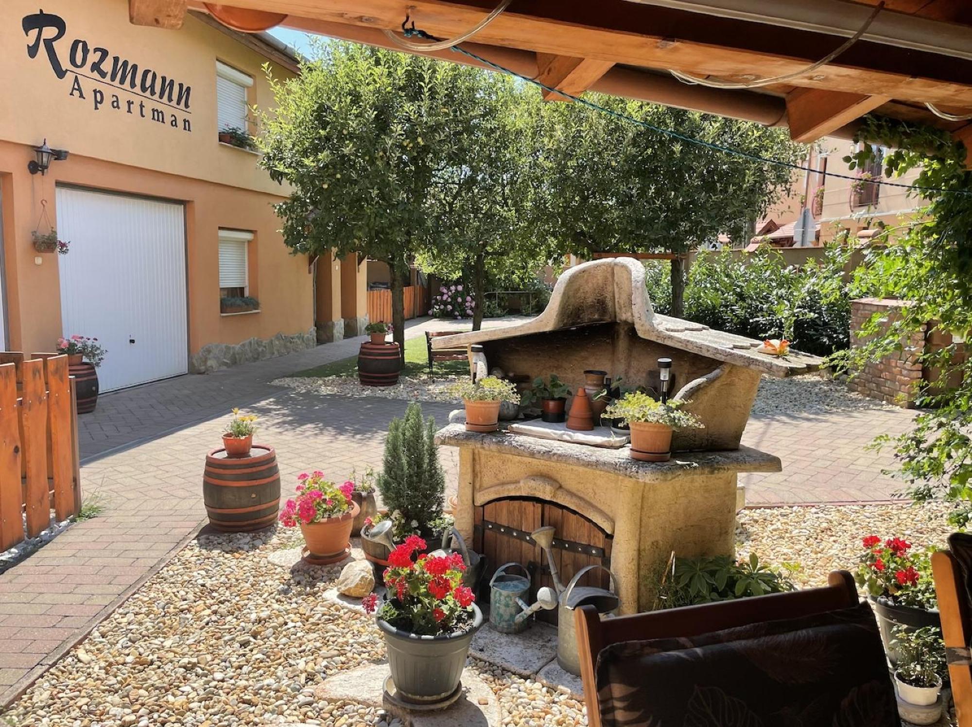 Rozmann Family Panzio & Apartmanhaz Sárvár Exteriör bild